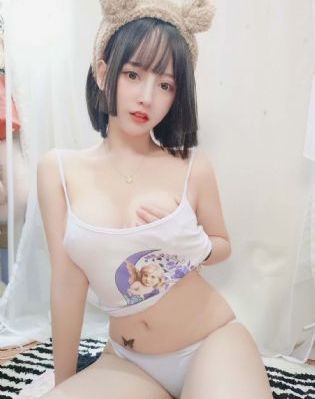 天降女子从二楼掉下来了人物樱花