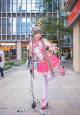 被催眠的少妇