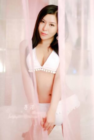 第一次挺进小娟的体内
