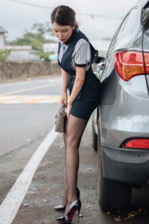 年轻的女朋友在线观看