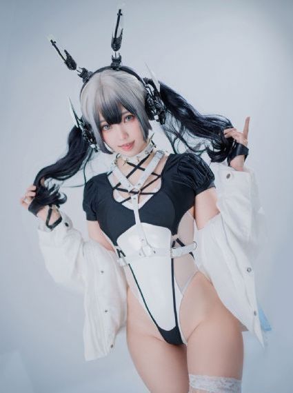 李采潭妈妈的职业