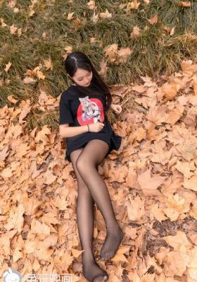 女子高中部的腰姿羽毛球策驰