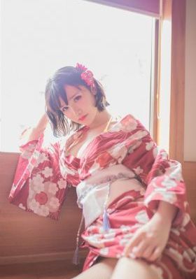 吃奶扶着岳从后面挺进乱